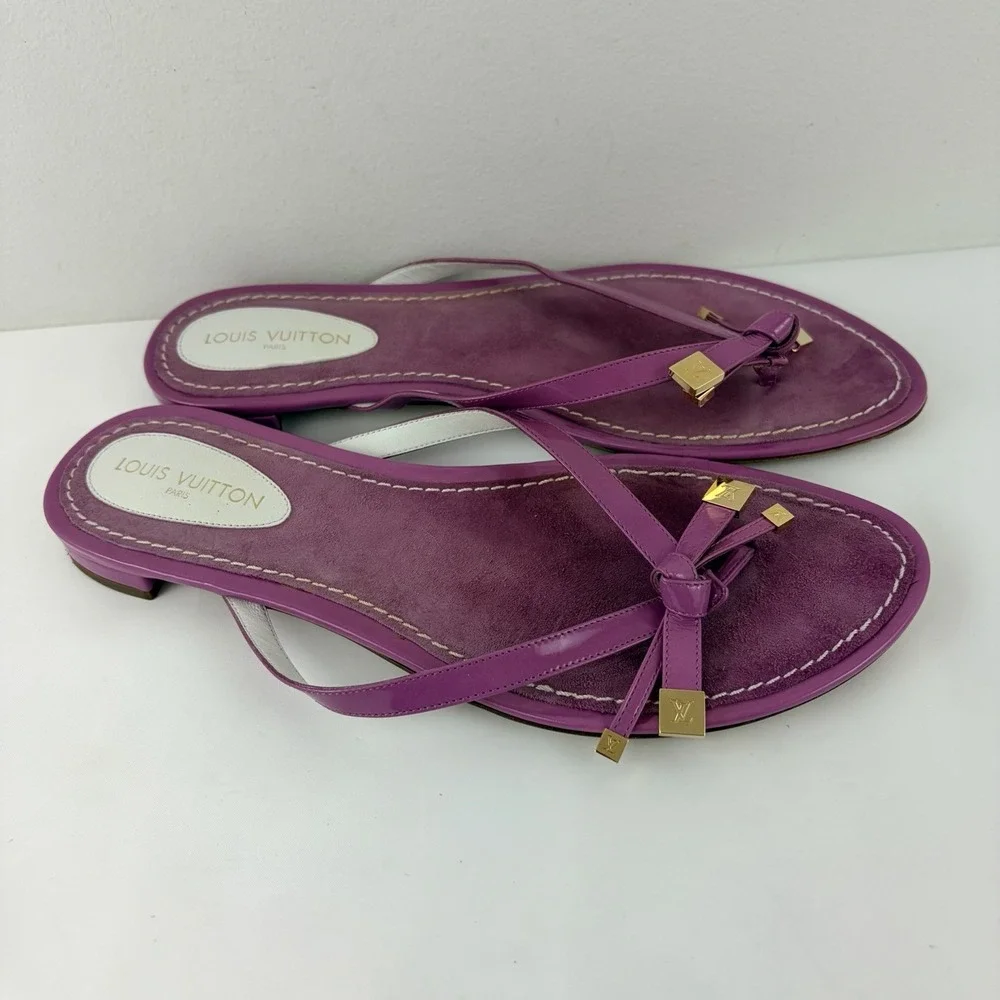Louis Vuitton Women's Pink Leather Thong Sandals Size 40 Gold LV Charm Italy - Picture 2 of 9